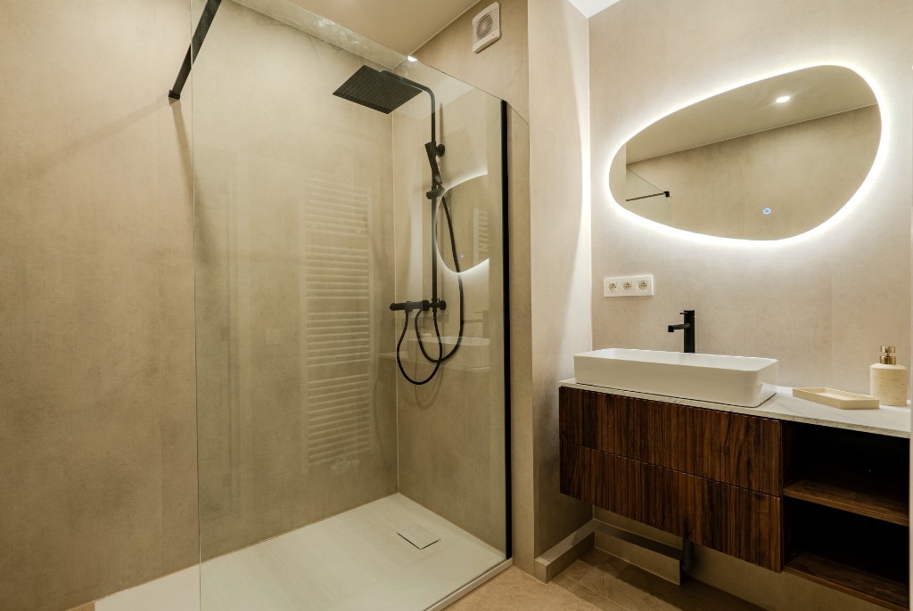 Modern Bathroom